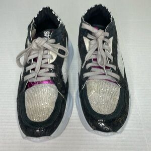 EUC P448 Women’s Size 39 Sneakers